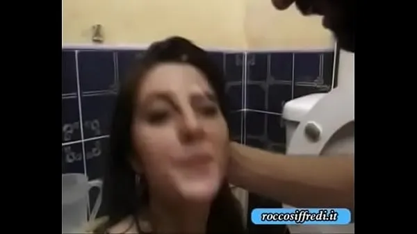 دیکھیں Spit In Her face تازہ تراشے