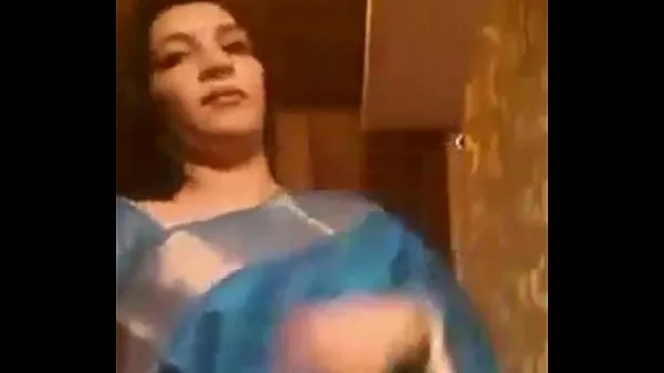 Watch Hot Indian Aunty removing saree fresh Clips