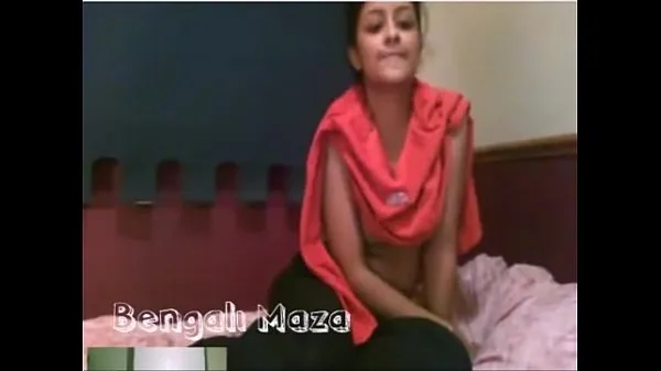 Sexy lover satisfies her lover's whims by showing off everything ताज़ा क्लिप्स देखें