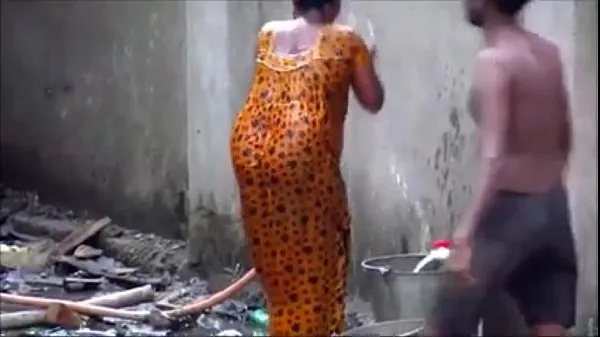 Watch indian couple bathing out side fresh Clips