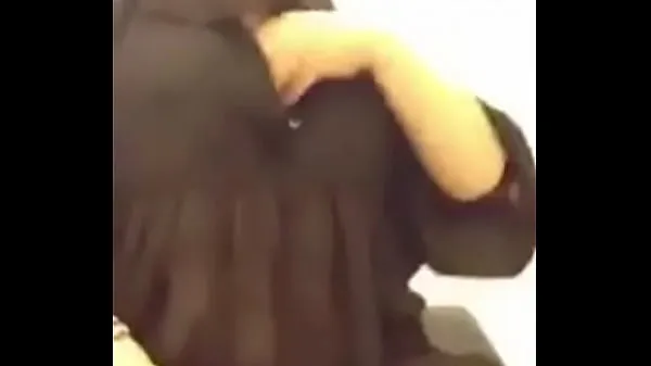 دیکھیں Hot arab bbw musterbition with her huge boobs تازہ تراشے