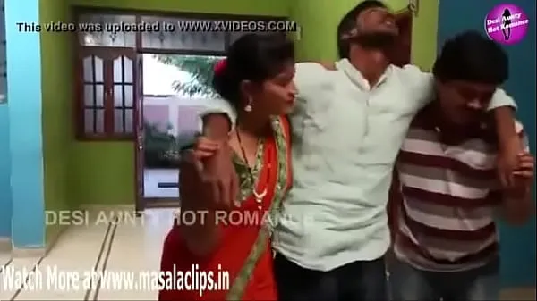 Regardez Desi Aged Bhabhi Sexe avec un jeune homme nouveaux clips