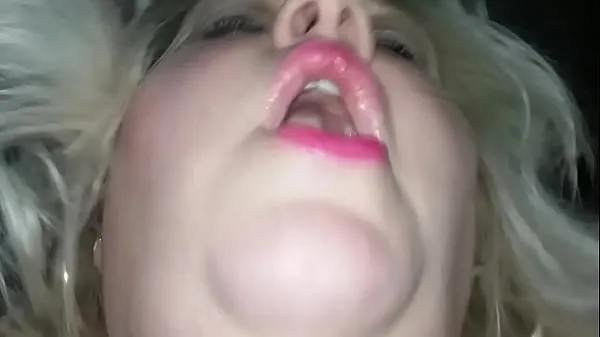 Se Fat BBW Chubby Slut has Trembling shivering wiggling Orgasm during Gangbang friske klip