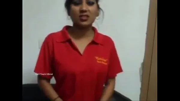 Se sexy indian girl strips for money ferske klipp
