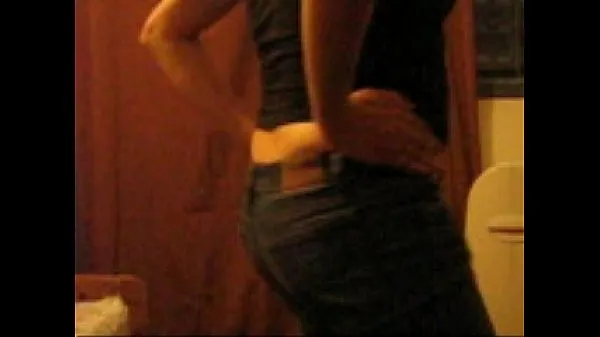 观看colombianita dancing in front the webcam in jeans and showing her ass in thong个新剪辑