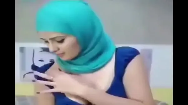 Assista a Desi Girl Hand Work Pressing Boobs clipes recentes