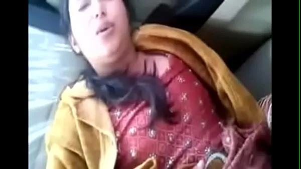 Se Desi Couple doing sex in car friske klip