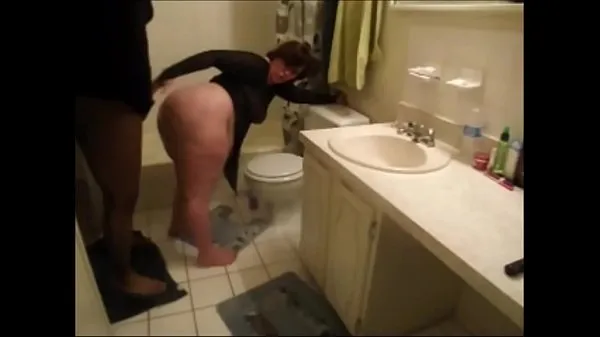 Assista a Garota gorda branca sendo fodida no banheiro clipes recentes