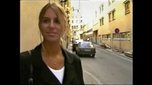 دیکھیں Martina from Sweden تازہ تراشے