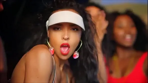 Guarda Tinashe - Superlove - Video musicale X-rated ufficiale -CONTRAVIUS-PMVSnuovi clip