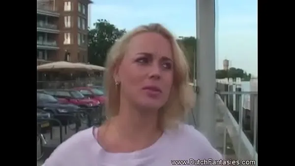 Guarda Dutch Blonde In Lingerie Fucknuovi clip