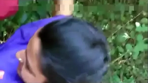 Xem Desi slut exposed and fucked in forest by client clip Clip mới