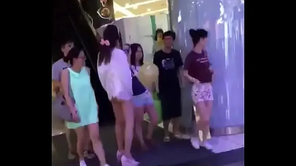 Asian Girl in China Taking out Tampon in Public개의 새로운 클립 보기