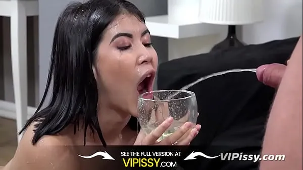 Obejrzyj Vipissy - Piss Tasting Blowjobnowe klipy