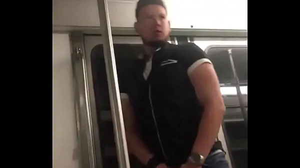 Guarda Sucking Huge Cock In The Subwaynuovi clip