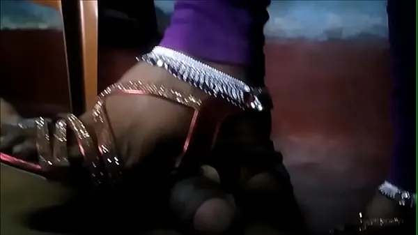 Se Indian Bhabhi Trampling dick in high heels and Anklets friske klip