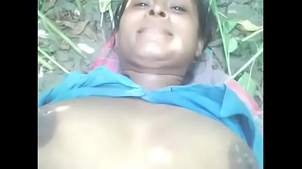Tonton Desi Village Aunty Fucked Outdoor with Young Lover Klip baru