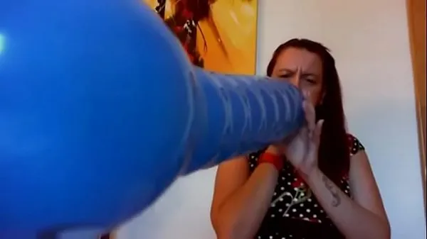 Katso Hot balloon fetish video are you ready to cum on this big balloon tuoretta leikettä