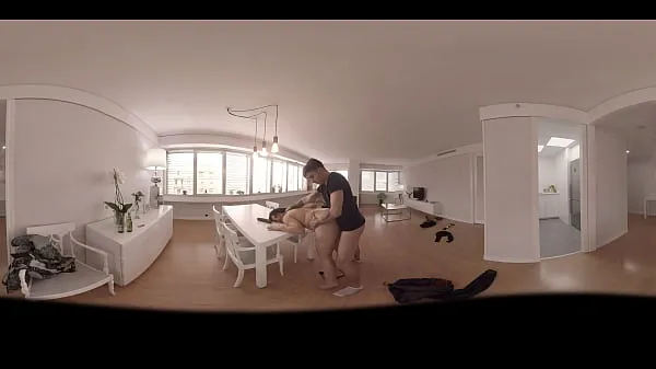 Mira chica gordita es follada sobre una mesa en realidad virtual clips nuevos