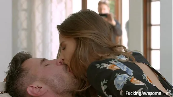 Regardez FuckingAwesome - Jillian Janson se fait baiser par un autre mec nouveaux clips