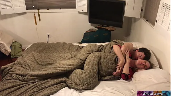 Tonton Stepmom shares bed with stepson - Erin Electra Klip baru