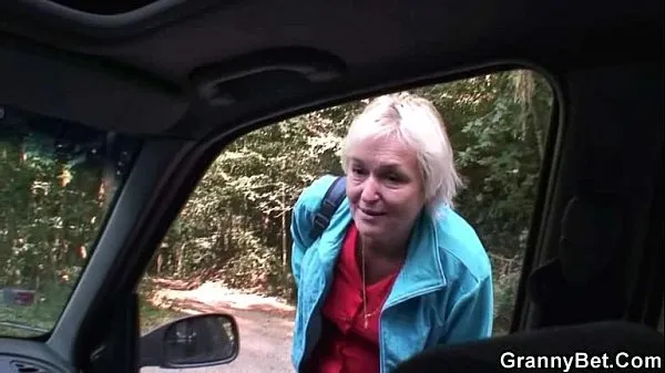 Watch Old bitch gets nailed in the car by a stranger fresh Clips