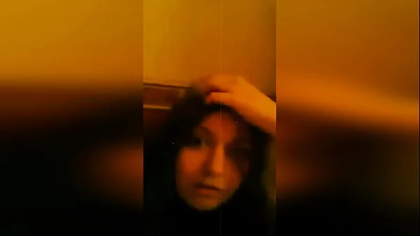 دیکھیں A girl from glorious Russia takes an erotic video for her young man تازہ تراشے