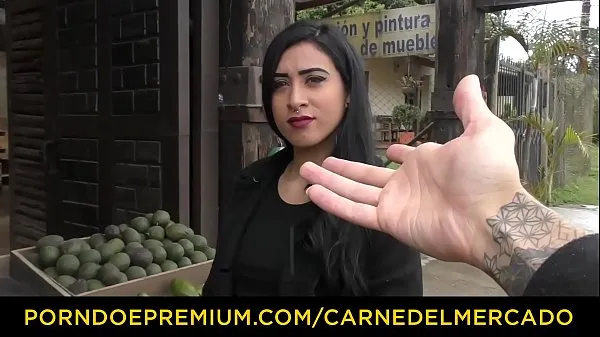 Guarda CARNE DEL MERCADO - Sesso in POV con una colombiana di stradanuovi clip