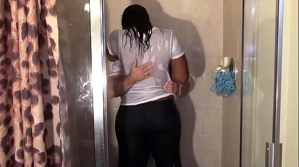 Tonton Big Black Booty Grinding White Dick in Shower till they cum Klip baru
