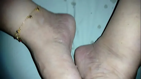 Watch ENJOYED AT THE WIFE'S FEET fresh Clips