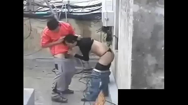 Se Algerian whore fucks with its owner on the roof ferske klipp