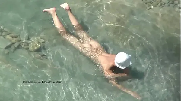 Mira Chicas desnudas en la compilación de playas nudistas clips nuevos