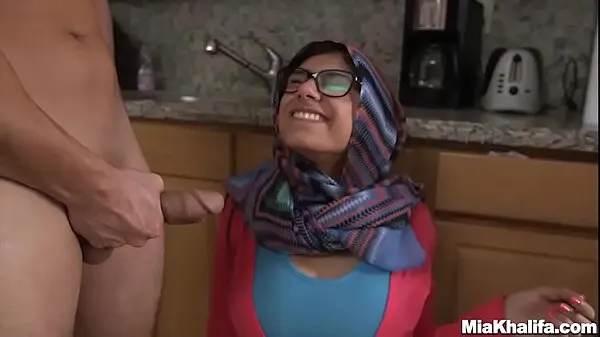 Obejrzyj MIA KHALIFA - Arab Pornstar Toys Her Pussy On Webcam For Her Fansnowe klipy