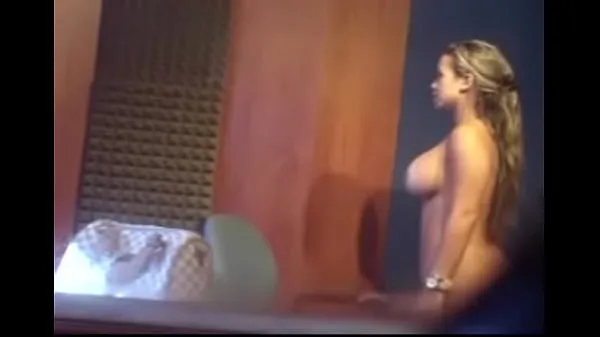 Tonton Blonde rich tits tremendous ass mommy video Klip baharu