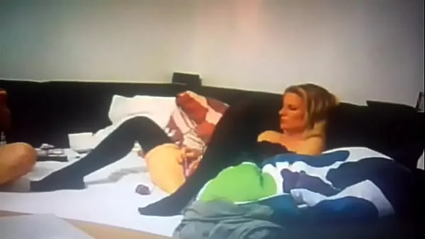 Bekijk German amateur Couple, blonde Girlfriend masturbate intensiv her little wet pussy with sextoy for me nieuwe clips