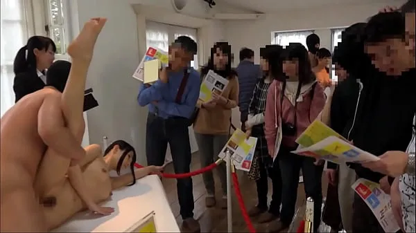 Mira Follando a los japoneses en la exposición de arte clips nuevos