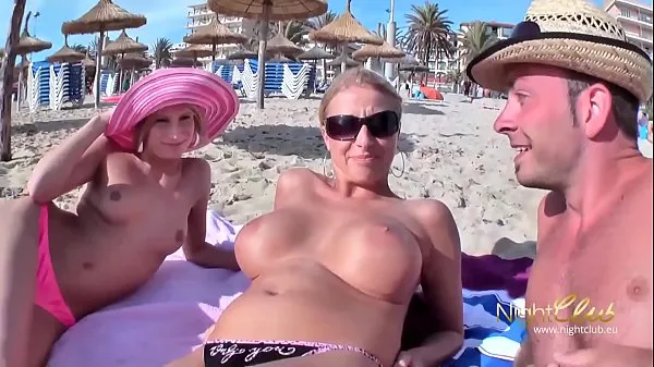 German sex vacationer fucks everything in front of the camera ताज़ा क्लिप्स देखें