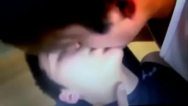 Katso GAY TEENS sucking tongues tuoretta leikettä