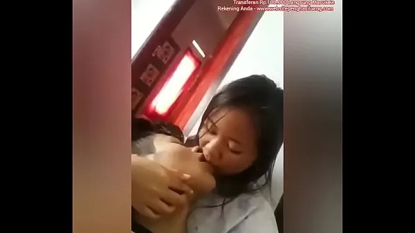 Se Indonesian Teen Kiss friske klip