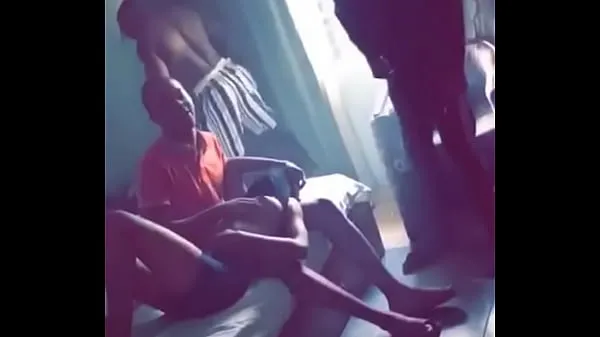 Watch Naija boys and a girl dancing to soapy fresh Clips