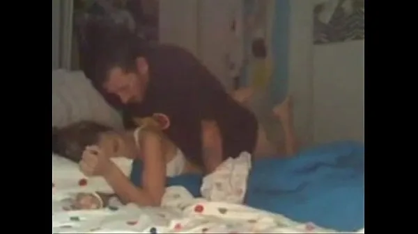 Se Hot Amateur Couple Having Sex On Bed In Front Of Camera ferske klipp