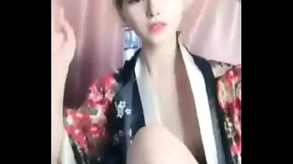 Bekijk Beautiful girl chinese - view more nieuwe clips