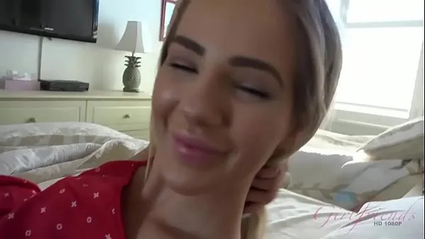 Oglejte si Barbie wakes up to pussy being eaten and jacks off cock (POV) Bella Rose sveže posnetke