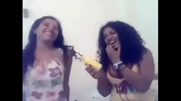 Nézzen meg Girls joking with each other and irritating words - Arab sex friss klipet