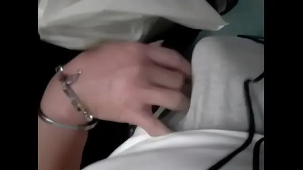 Tonton Incredible Groping Woman Touches dick in train Klip baru