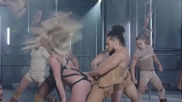 Se Britney Spears - Make Me - Hot Video Edit friske klip