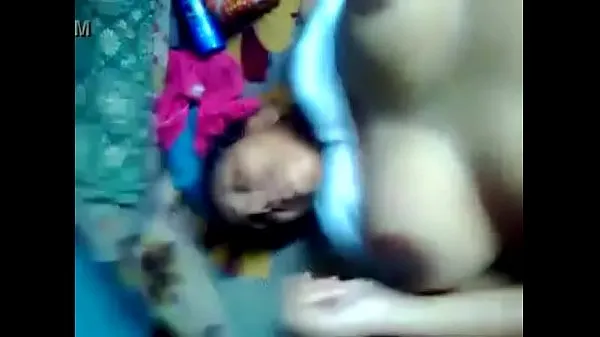 Pozrite si Indian village step doing cuddling n sex says bhai @ 00:10 nových klipov