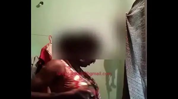 Titta på Indian cross dresser Lara Dsouza old video in saree färska klipp