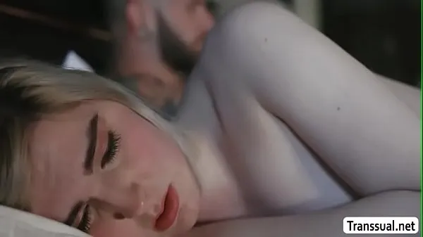 Nézzen meg TS Ella Hollywood passionate anal sex friss klipet