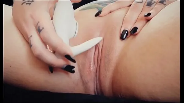 Titta på Ash VonBlack pulsating orgasm solo masturbation färska klipp